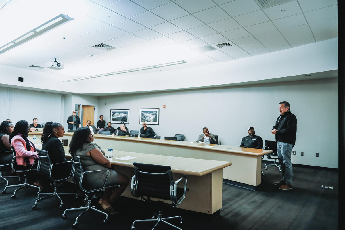  Mercedes-Benz x Miles